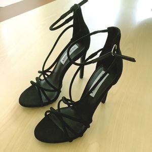 Steve Madden Black Strappy heels